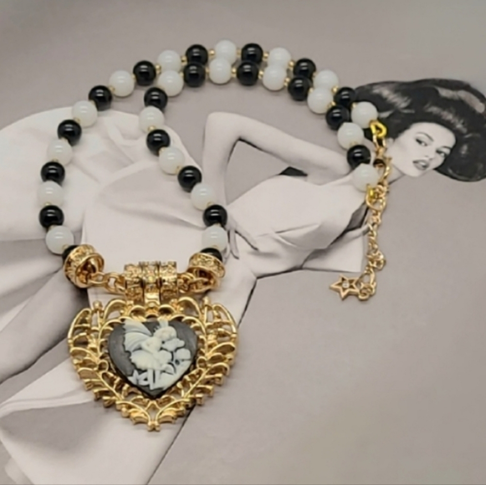 Vintage Estate Black Heart Cameo Angel AB Crystal Beaded Gold Necklace